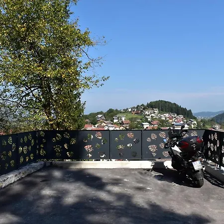 Apartment Apartmaji Lejardin