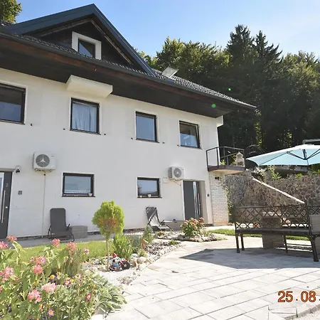 Apartment Apartmaji Lejardin