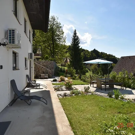 Apartmaji Lejardin * Skofljica