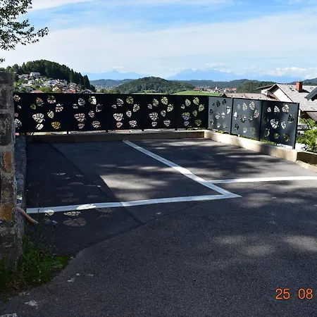 Apartment Apartmaji Lejardin