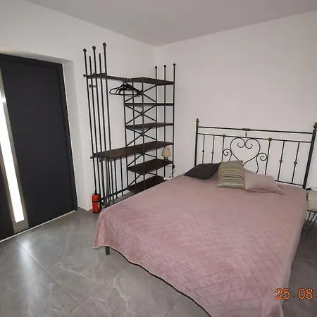 Apartmaji Lejardin Appartement *